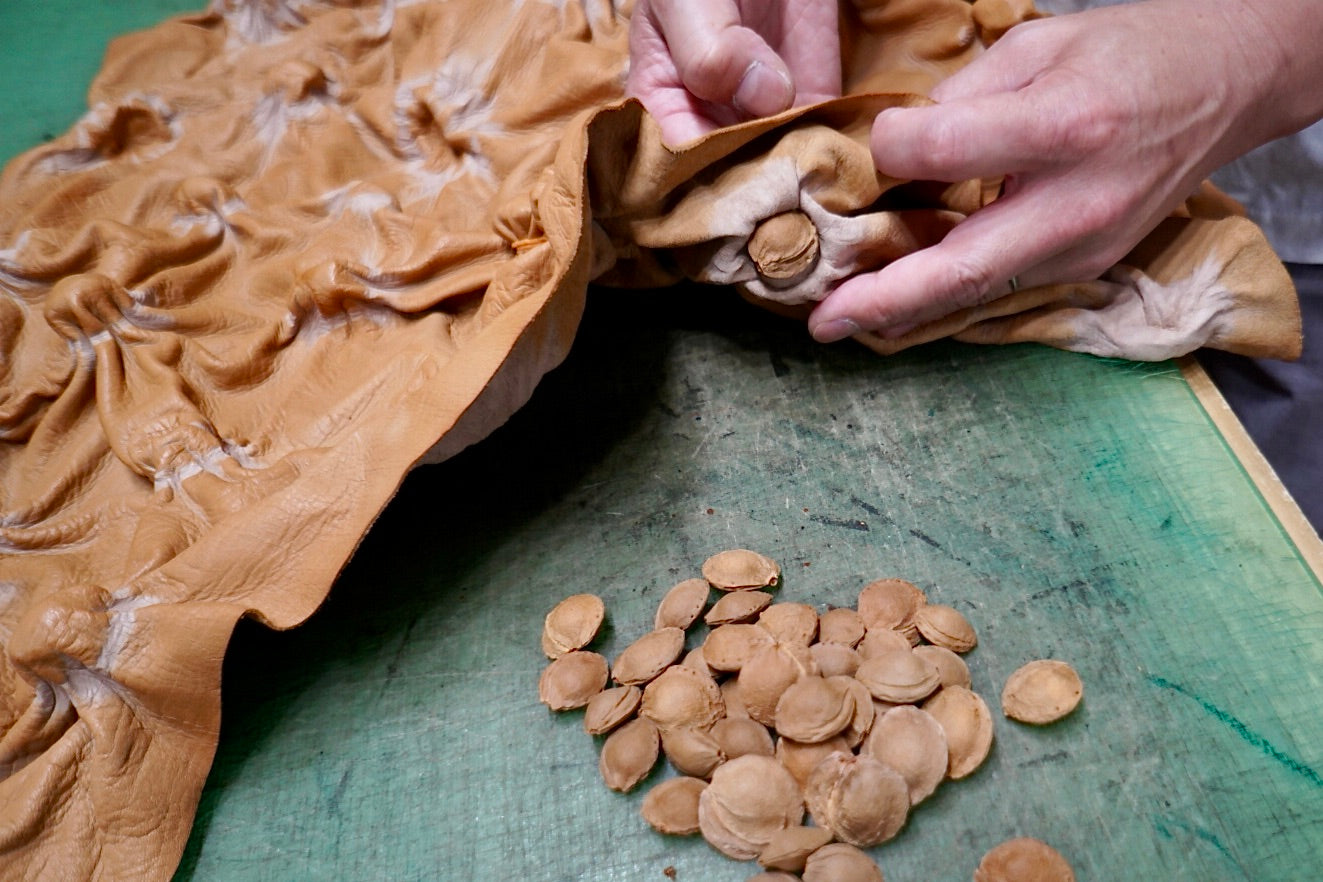 杏染革:がま口長財布:隠し口金:KDG-100