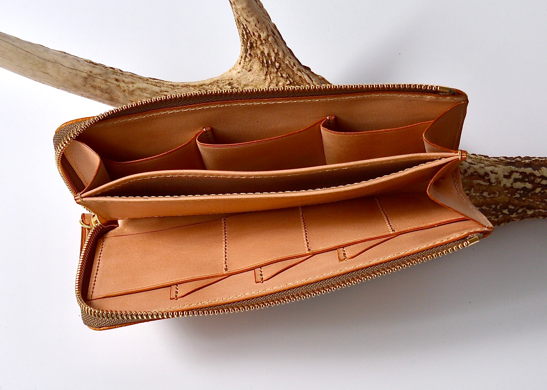 Shinshu deer leather: L zip wallet DLZ-100