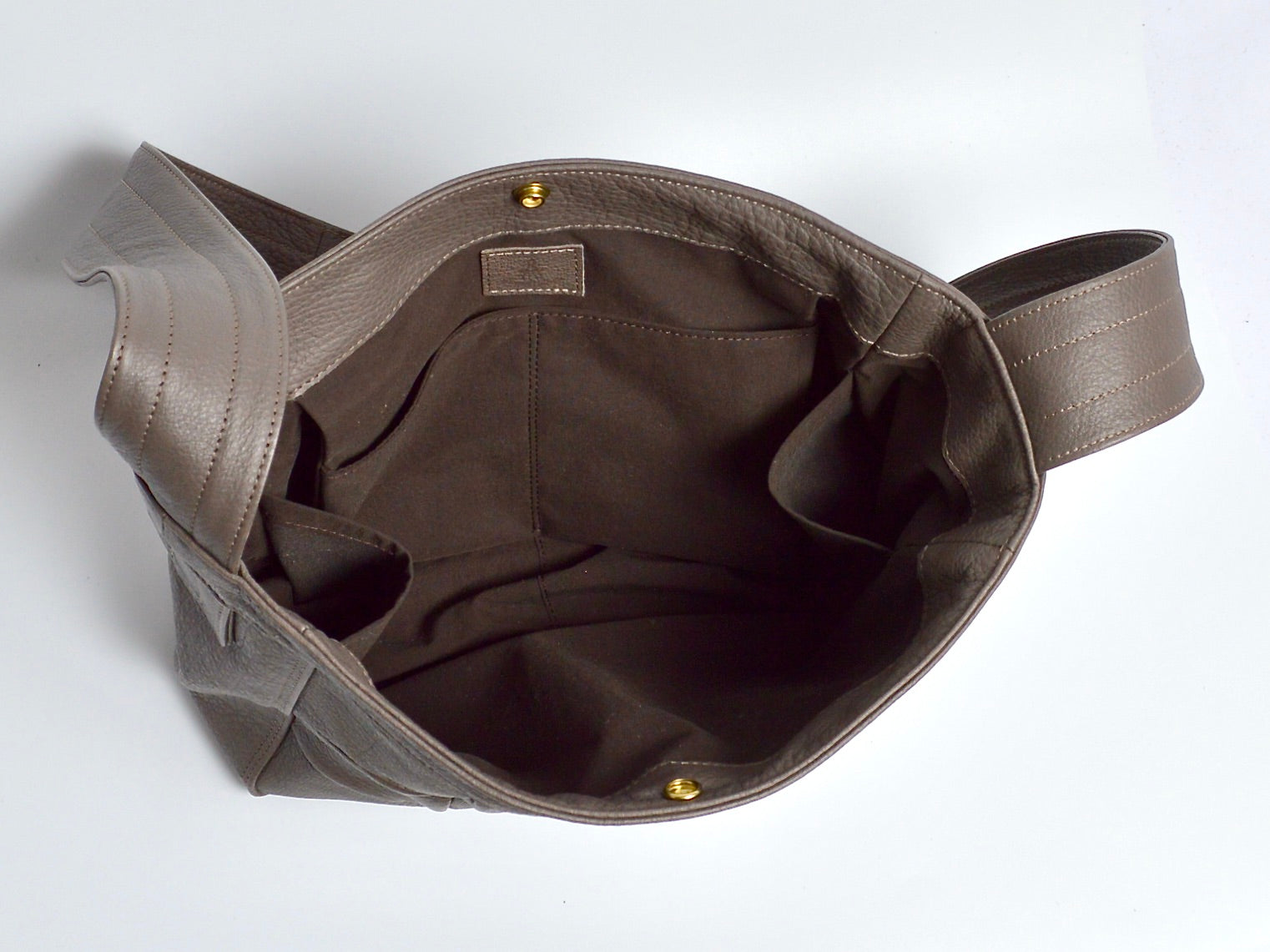 Newspaper bag: Shinshu deer leather: DNB-110 (medium size)