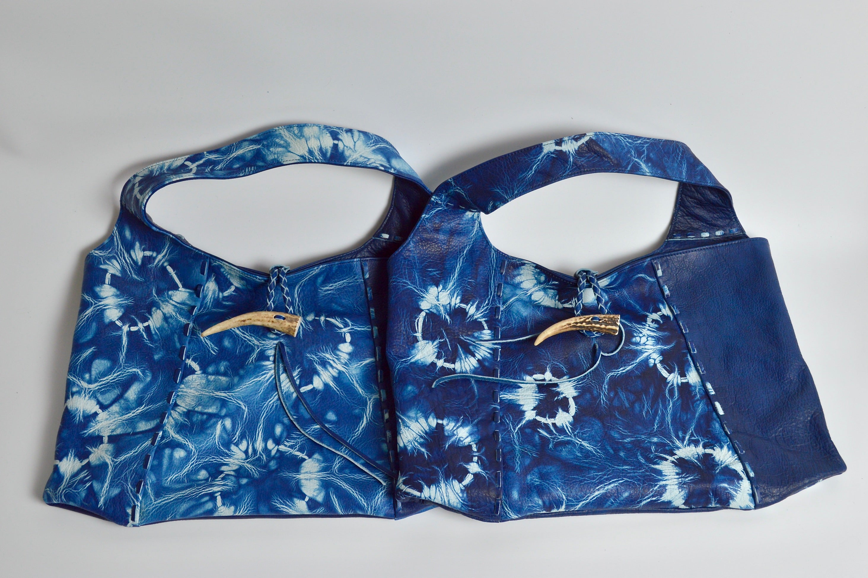 Aihaji Leather: One-shoulder bag (with horns): ATH-100