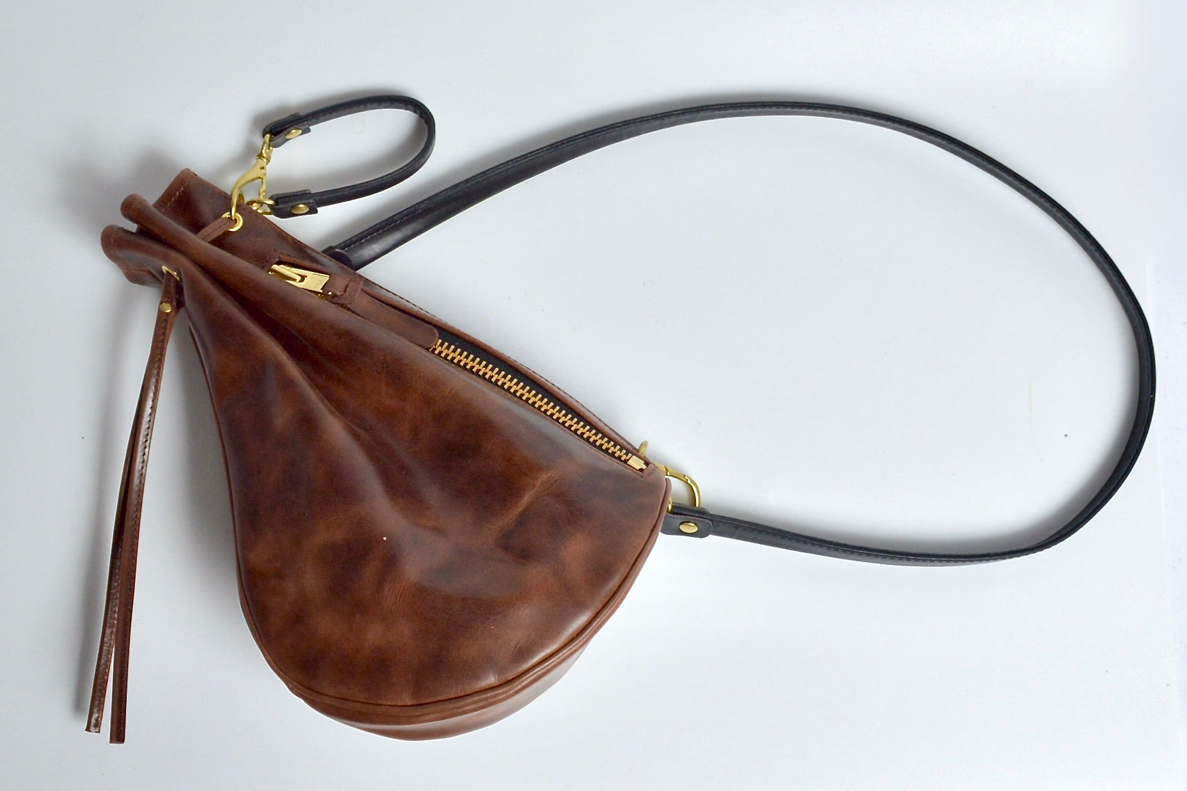 GHB-210 Drawstring shoulder bag, size M