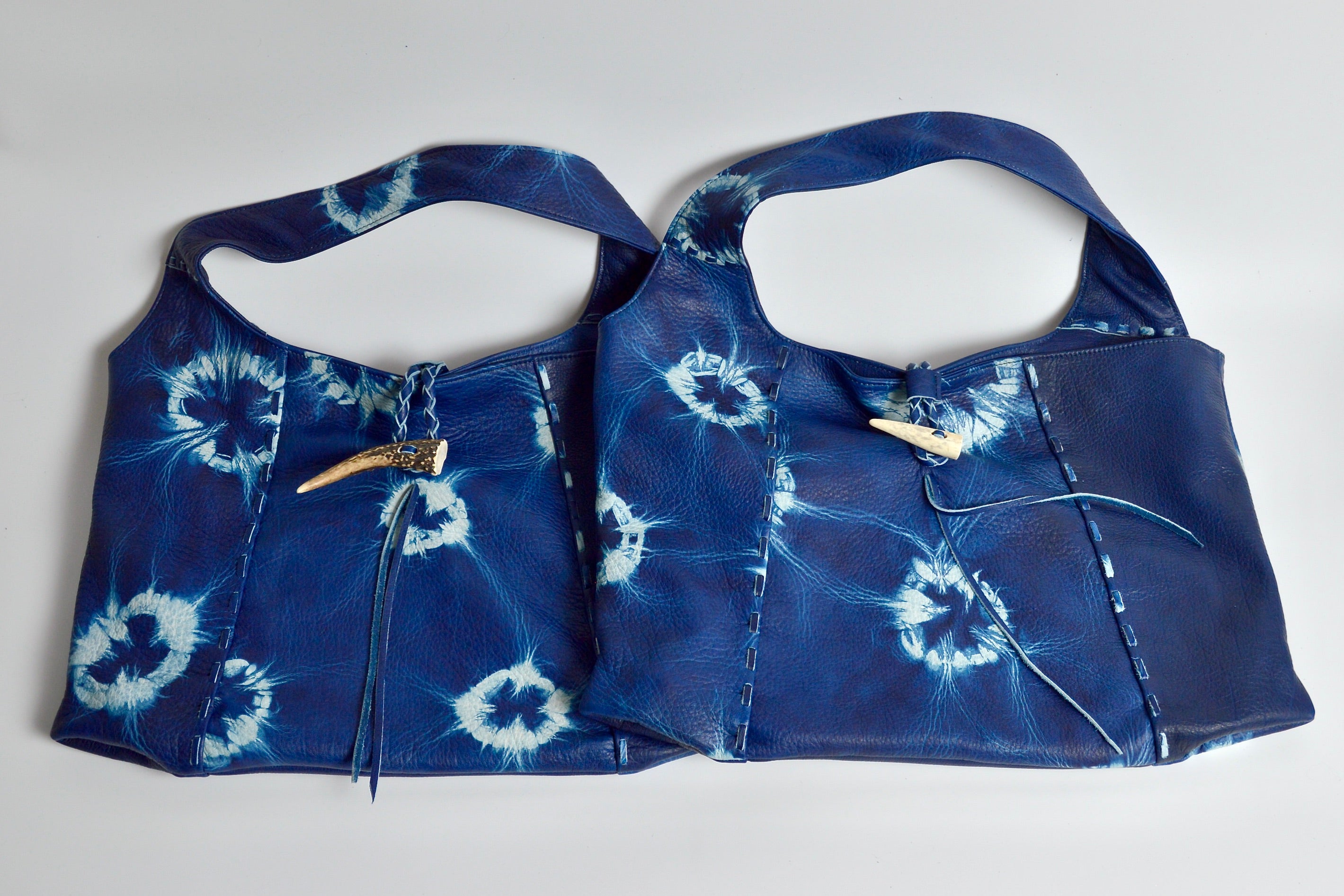 Aihaji Leather: One-shoulder bag (with horns): ATH-100