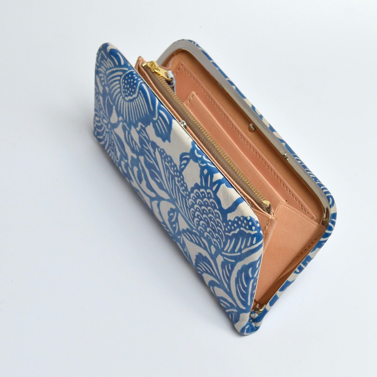 逢初レザー:がま口長財布:隠し口金:ADG-100(唐草)