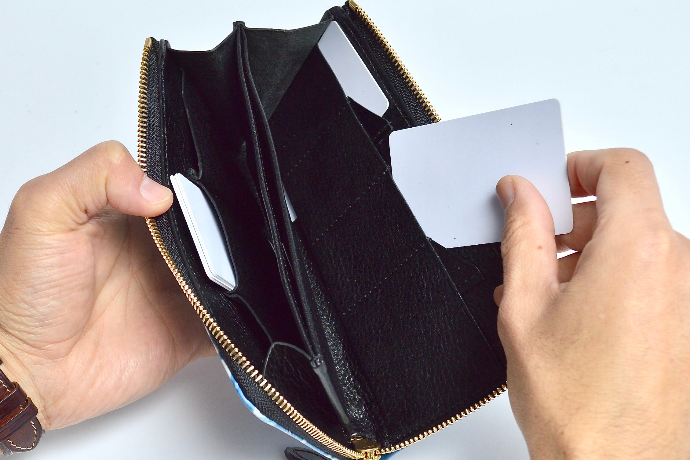 逢初レザー:Lジップウォレット ALZ-100R(ランダム染)