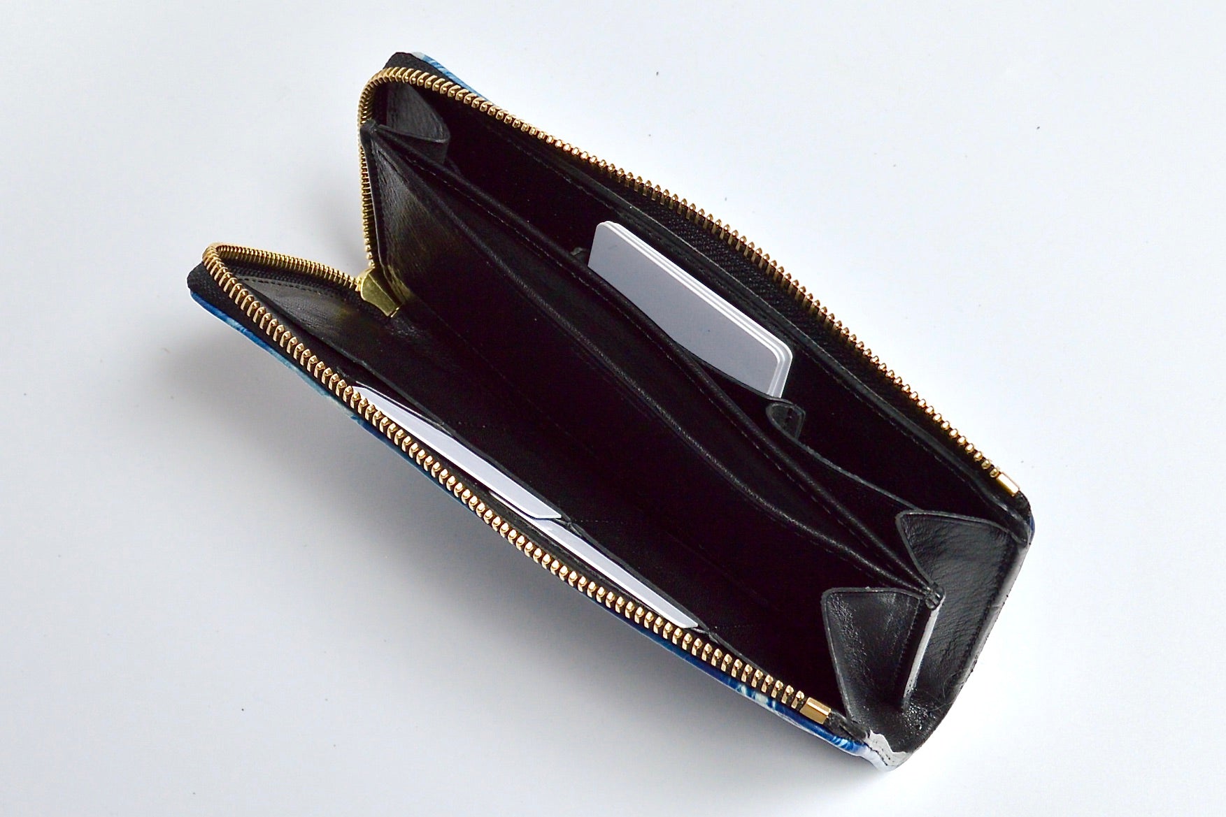 逢初レザー:Lジップウォレット ALZ-100R(ランダム染)