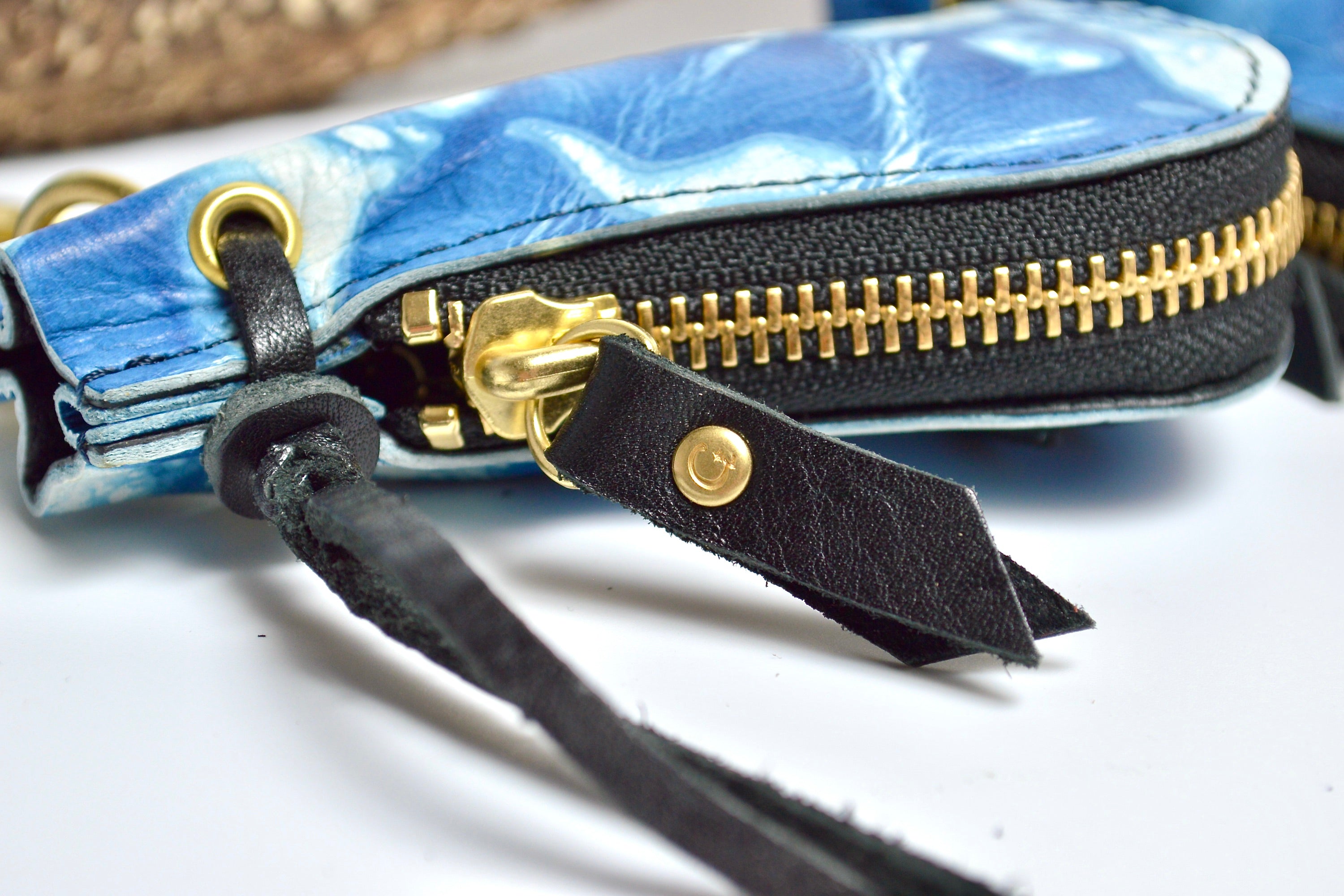 逢初レザー:スマートキーケース:ASK-110R ランダム染め