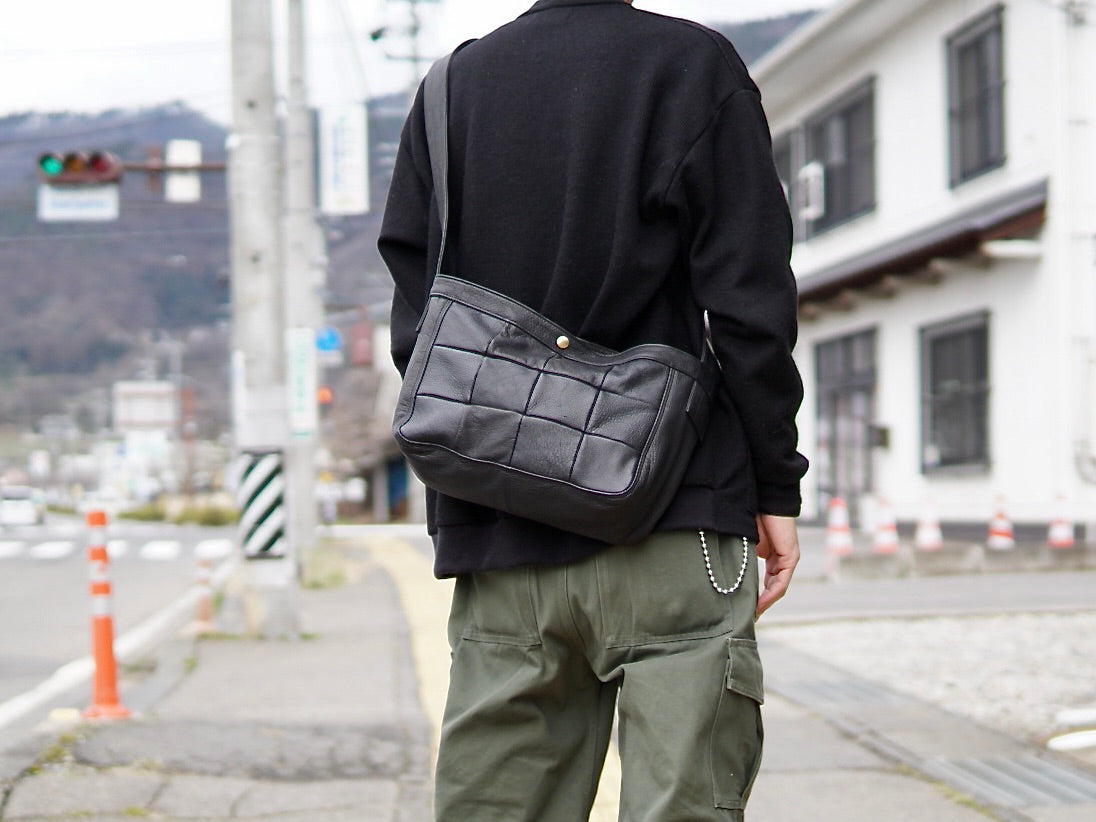 Newspaper bag: Shinshu deer leather: DNB-110 (medium size)