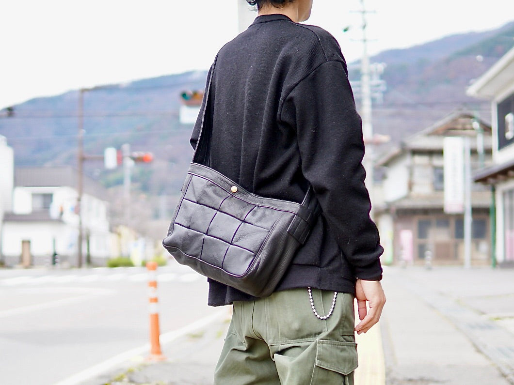 Newspaper bag: Shinshu deer leather: DNB-110 (medium size)