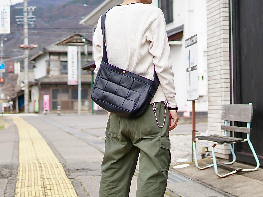 Newspaper bag: Shinshu deer leather: DNB-110 (medium size)