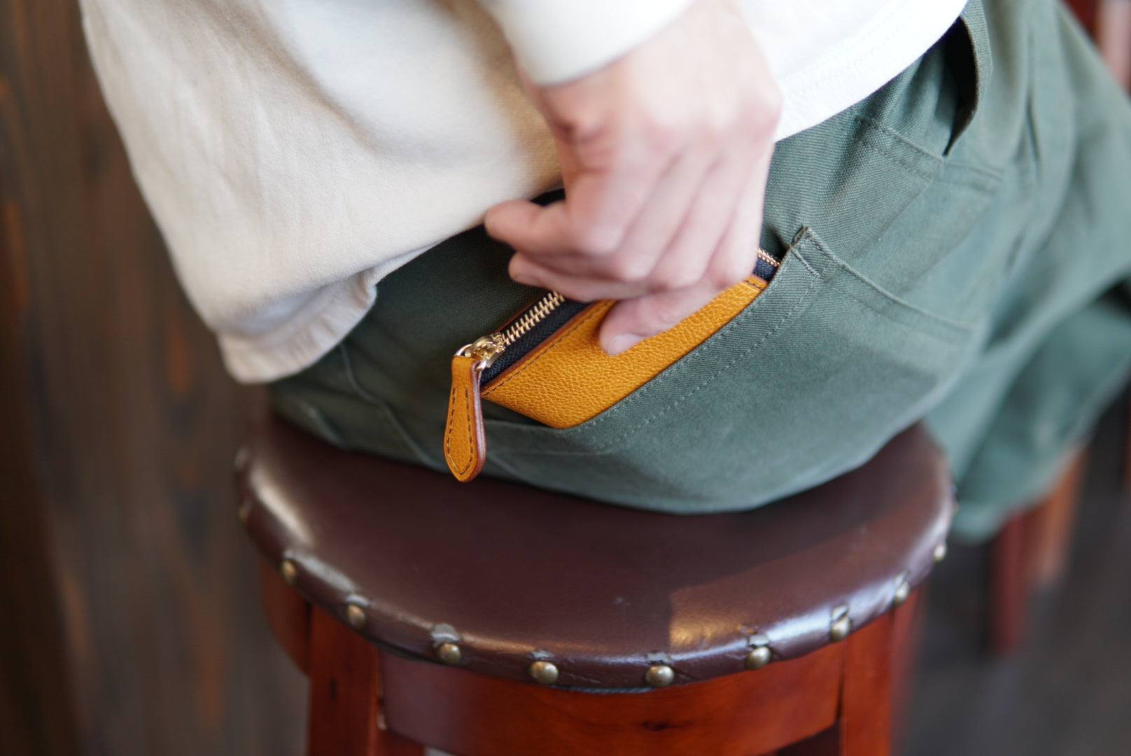 L-shaped zip small wallet GLW-300