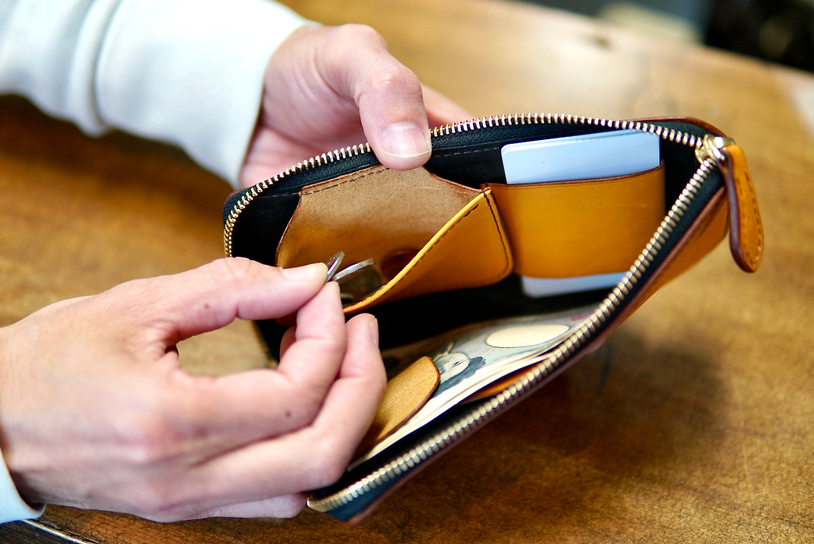 L-shaped zip small wallet GLW-300