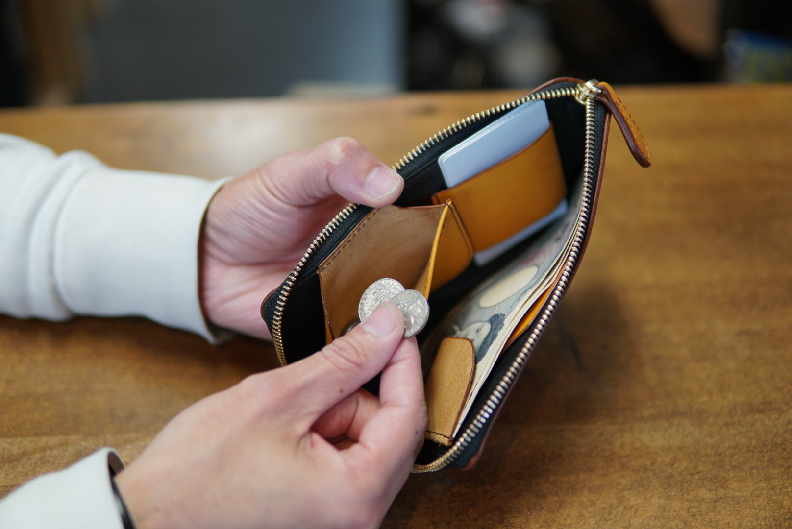 L-shaped zip small wallet GLW-300