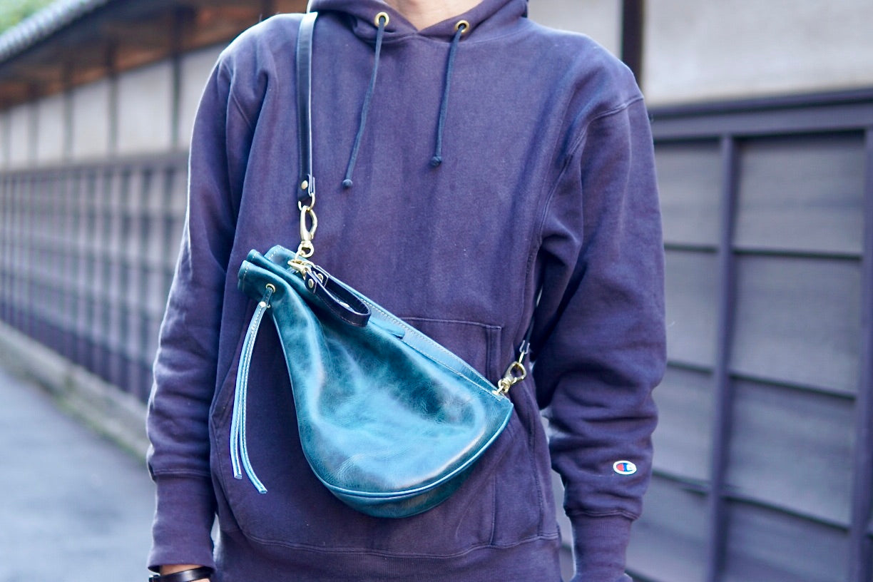 GHB-210 Drawstring shoulder bag, size M