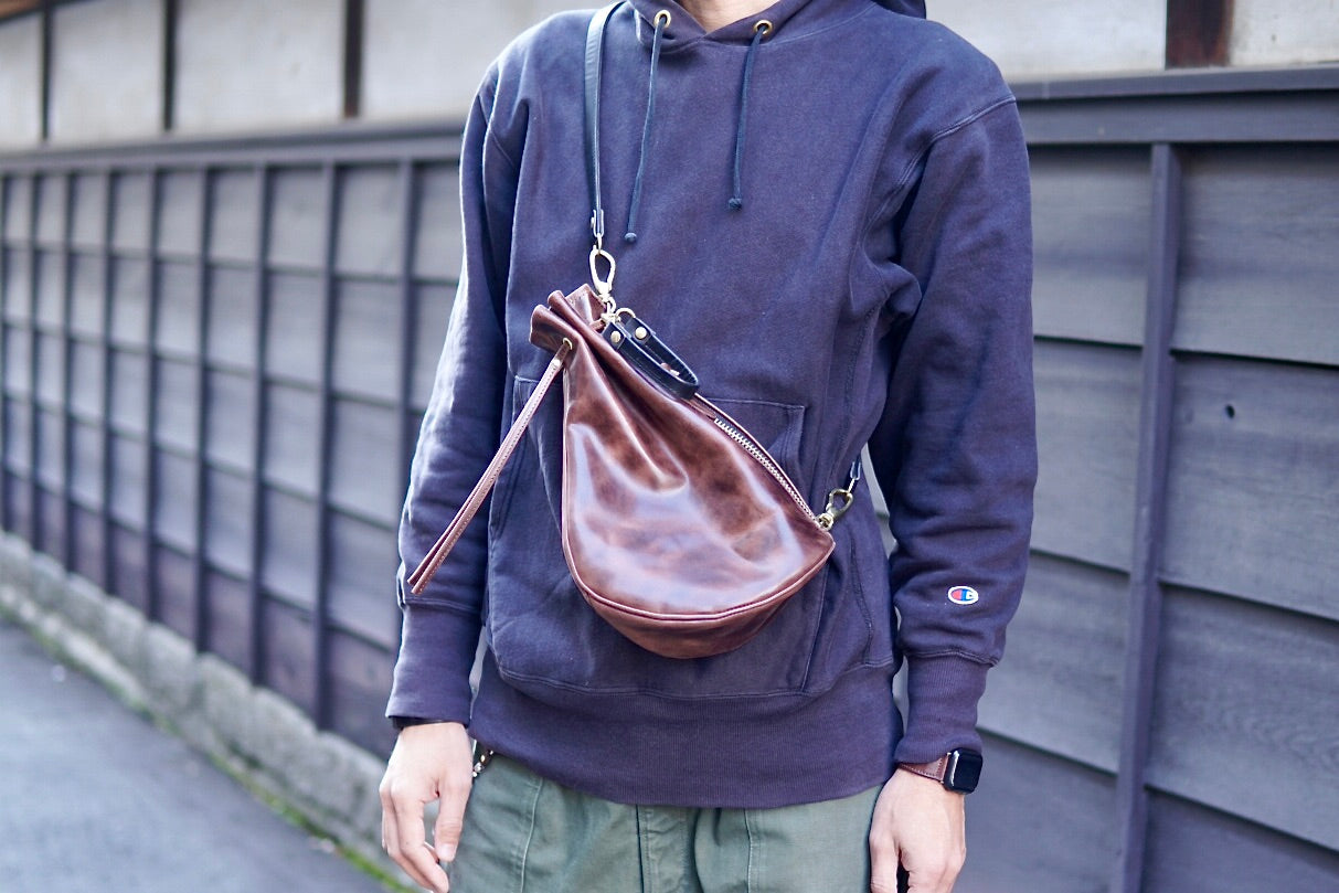 GHB-210 Drawstring shoulder bag, size M