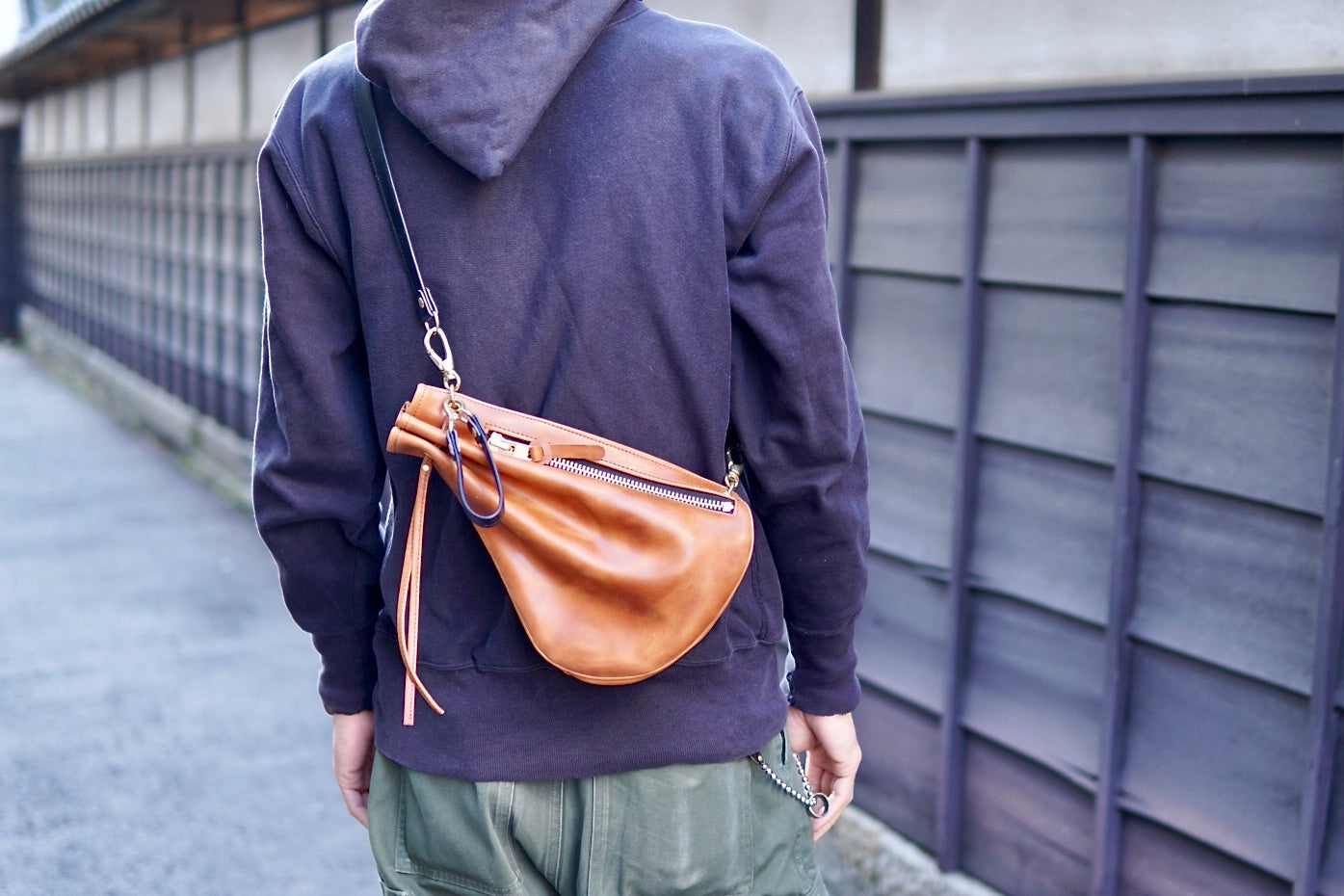 GHB-210 Drawstring shoulder bag, size M