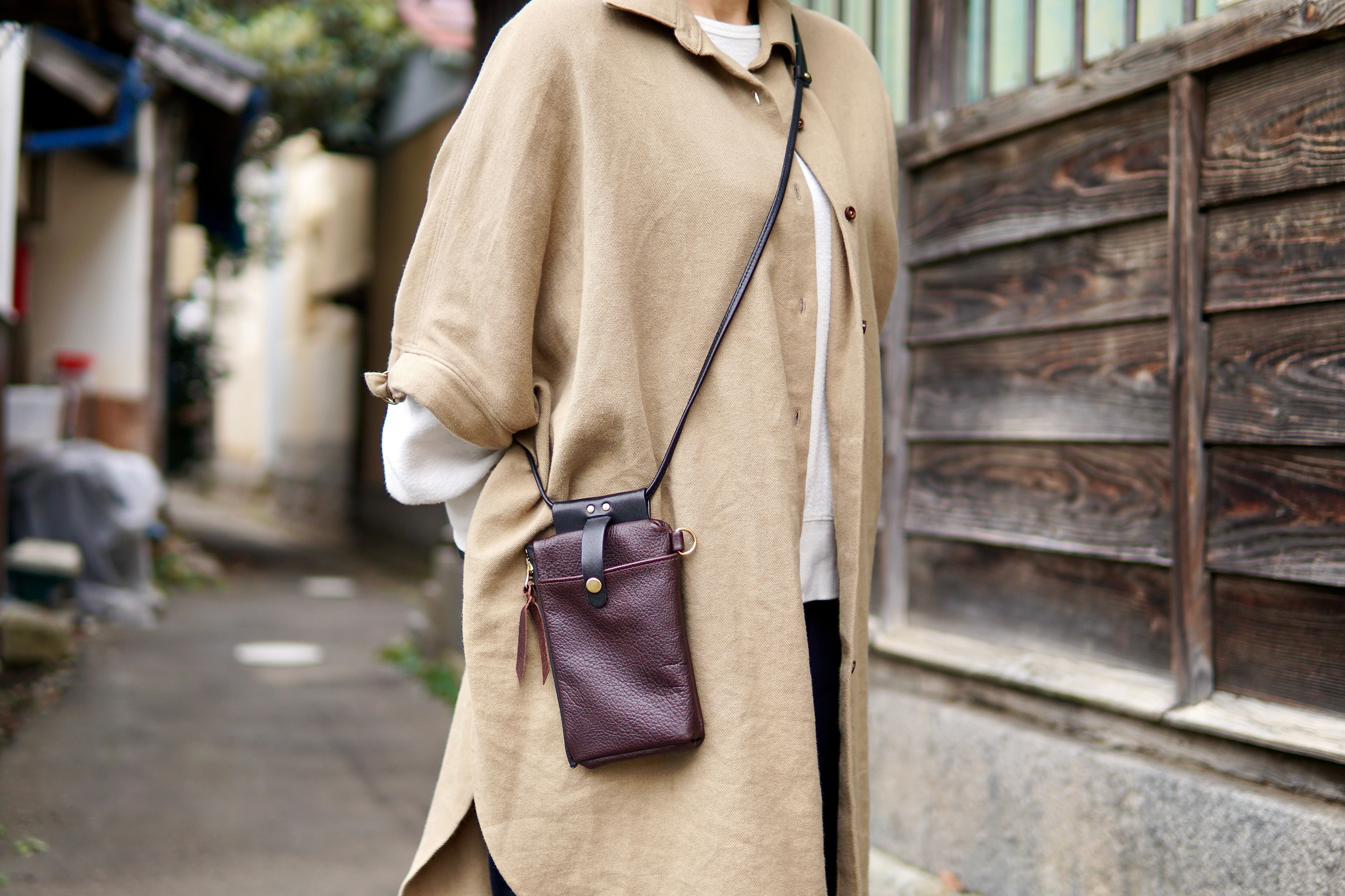 Shinshu deer leather: Smartphone shoulder pouch: DSP-200