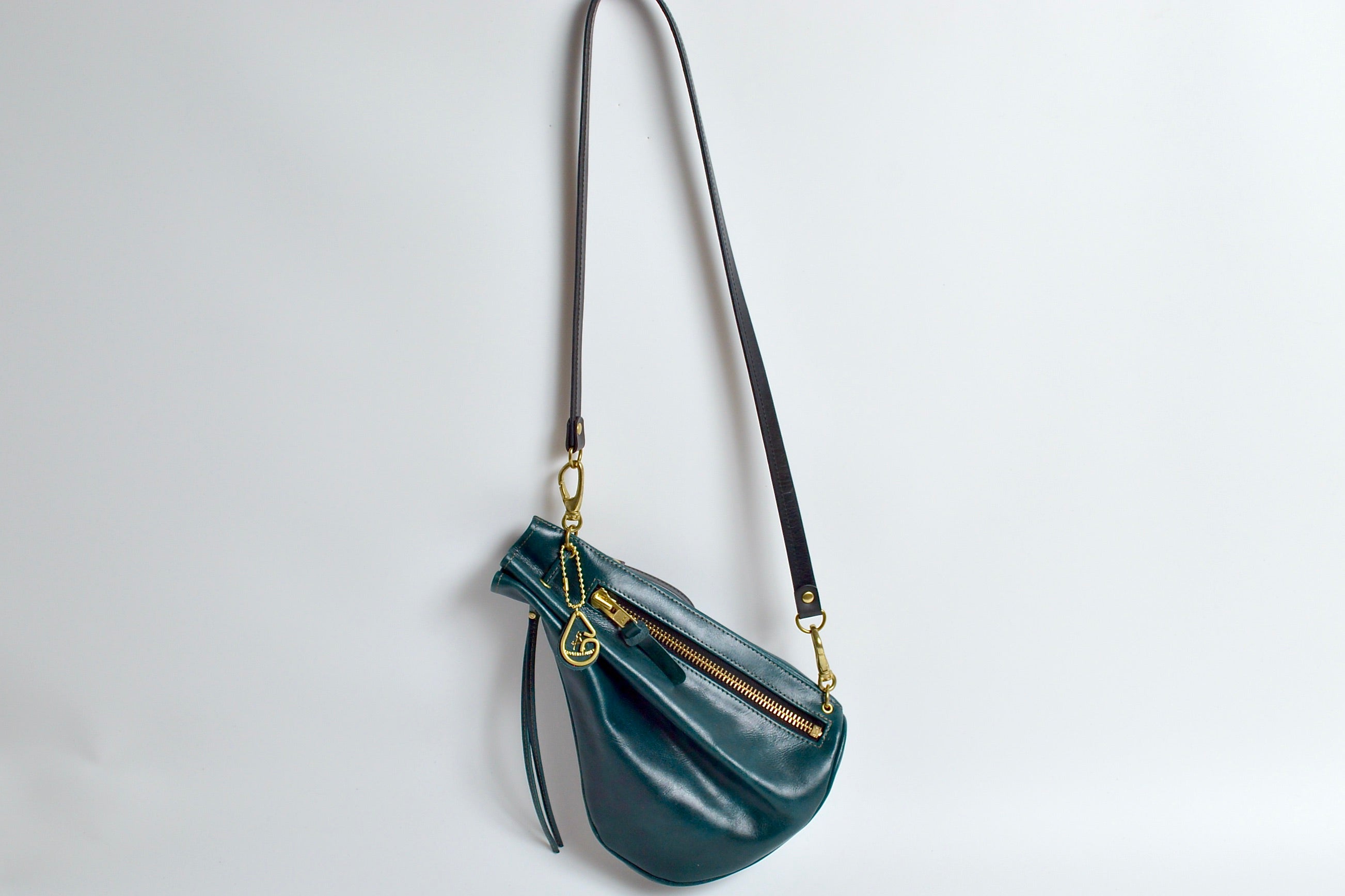 GHB-210 Drawstring shoulder bag, size M