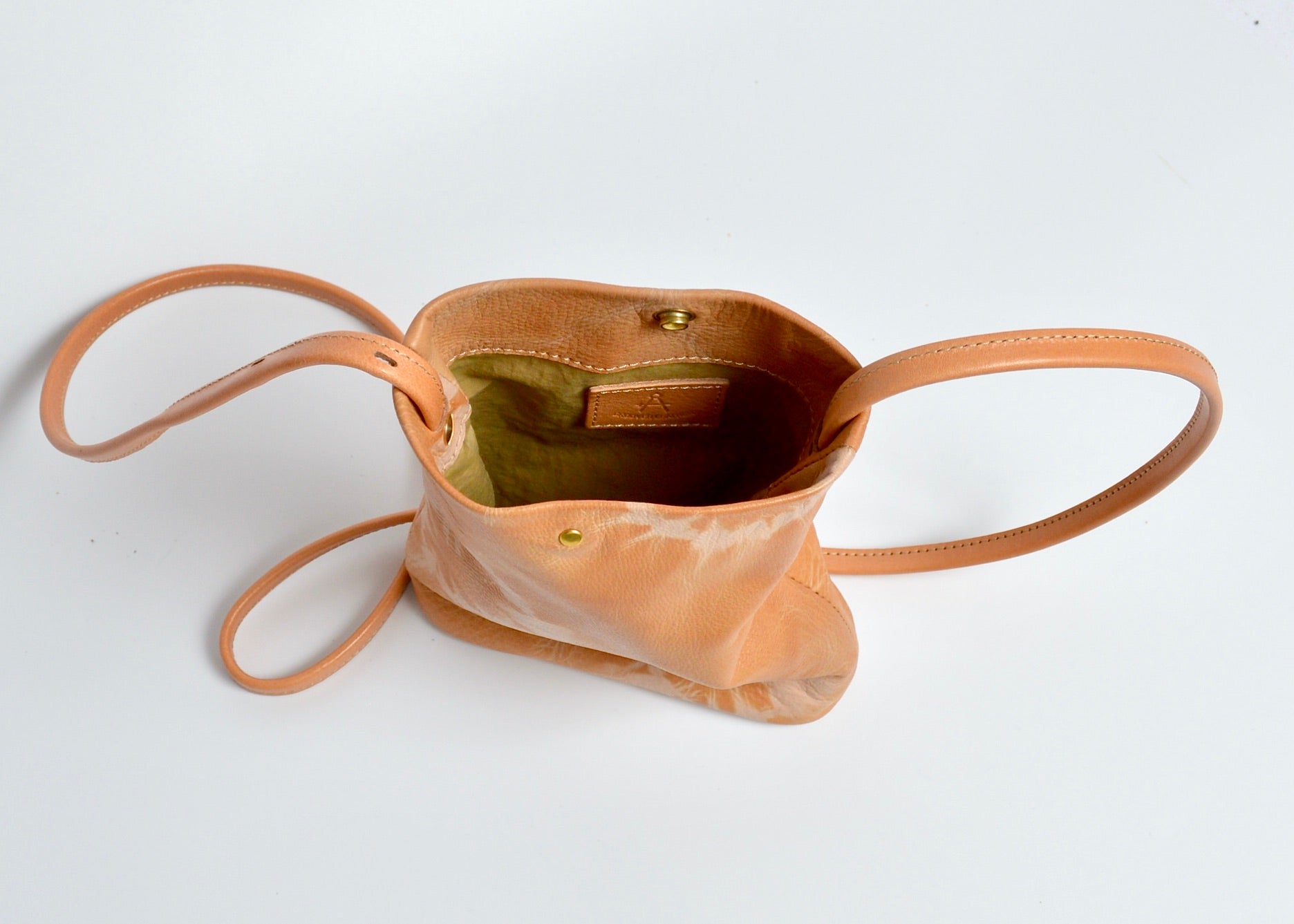 杏染革:寸胴スマホポーチ:KZB-100