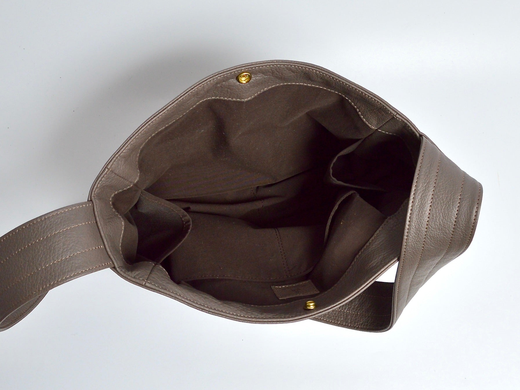 Newspaper bag: Shinshu deer leather: DNB-110 (medium size)