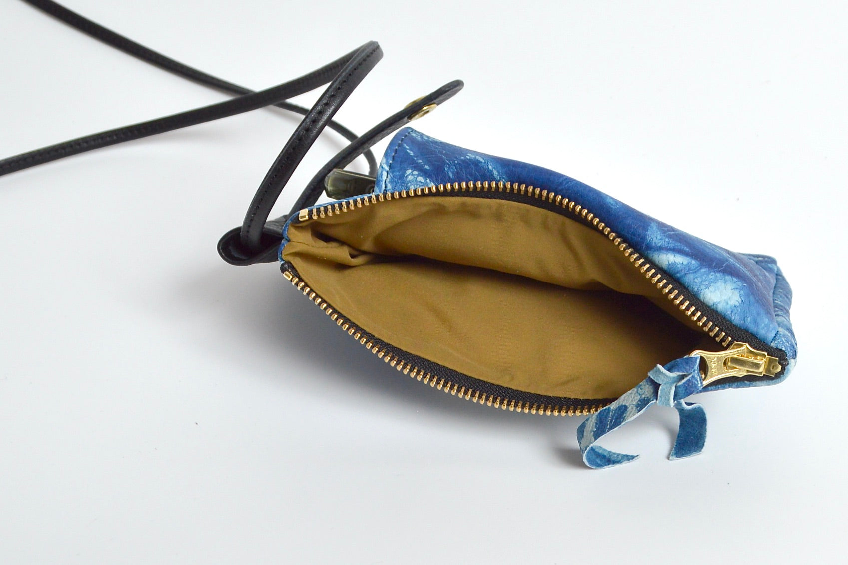 逢初レザー:スマホショルダーポーチ:ASP-200R