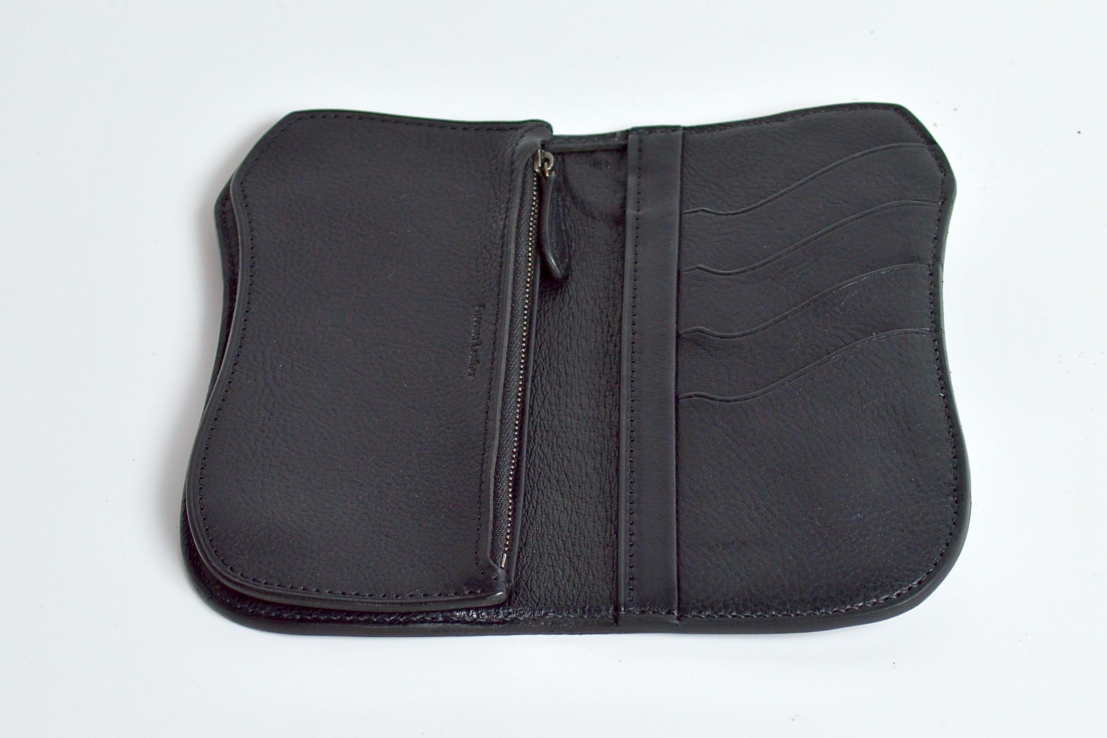 ロングウォレット GSW-111H:隠しスタッズ