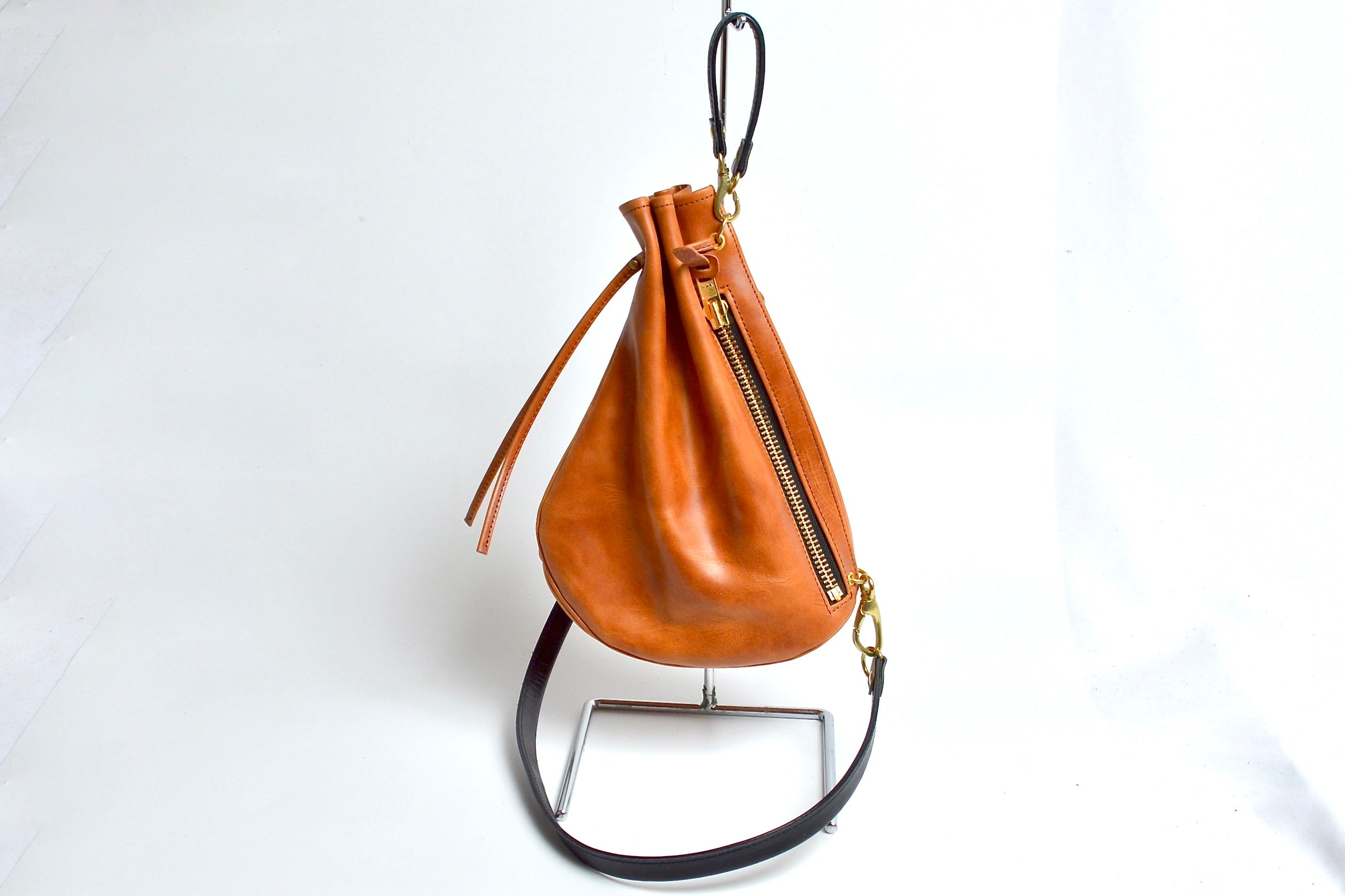 GHB-210 Drawstring shoulder bag, size M