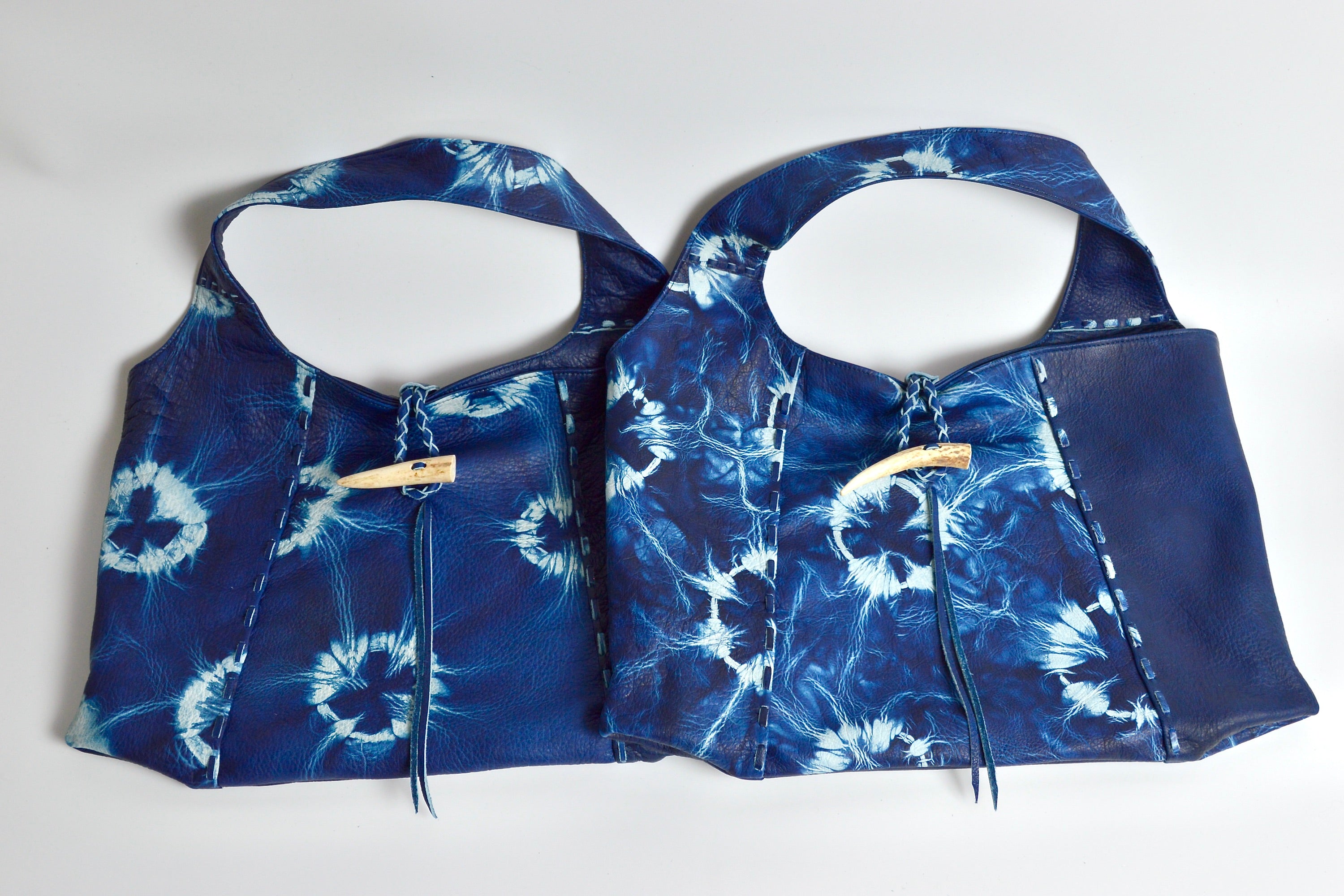 Aihaji Leather: One-shoulder bag (with horns): ATH-100