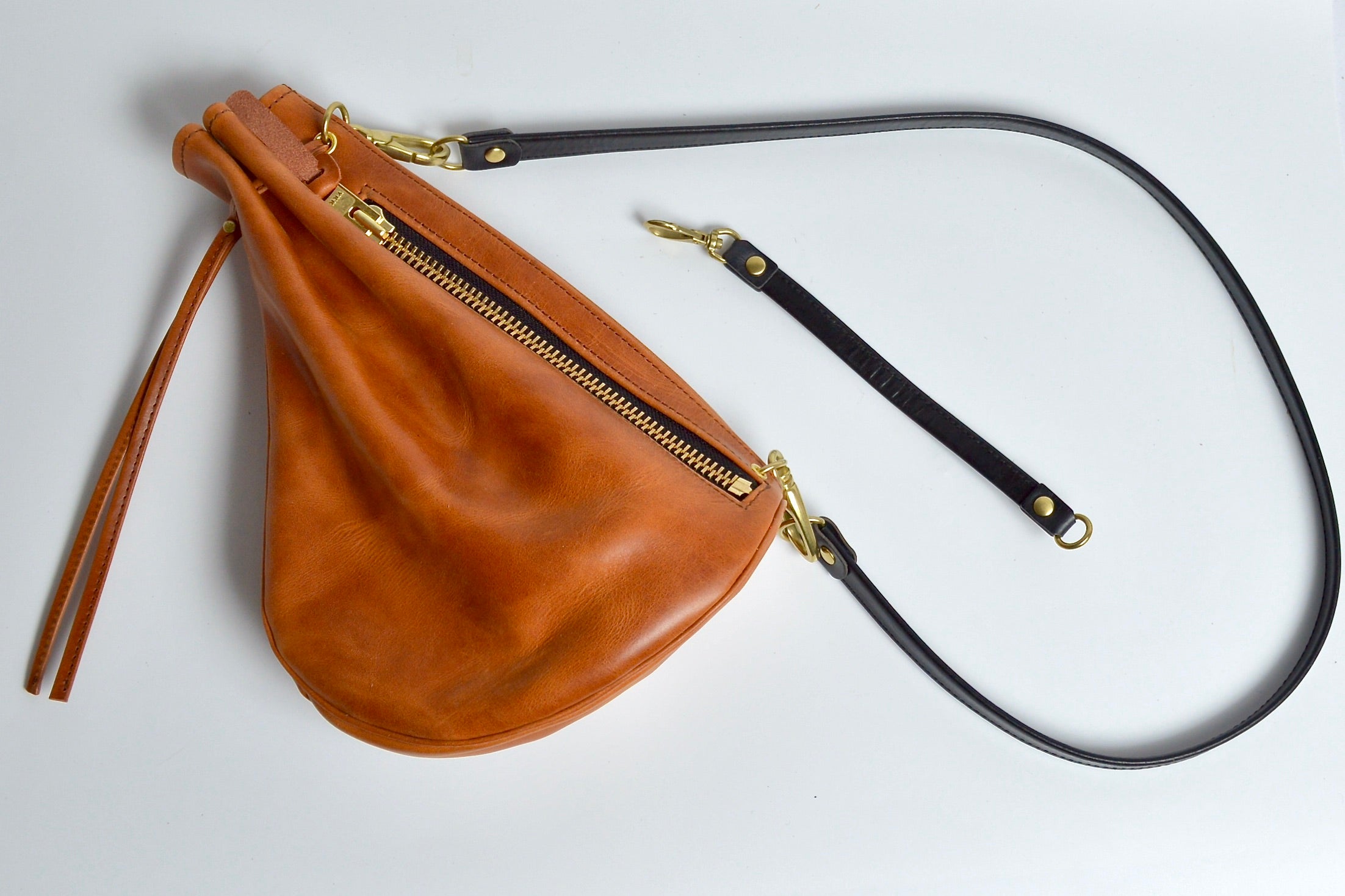 GHB-210 Drawstring shoulder bag, size M