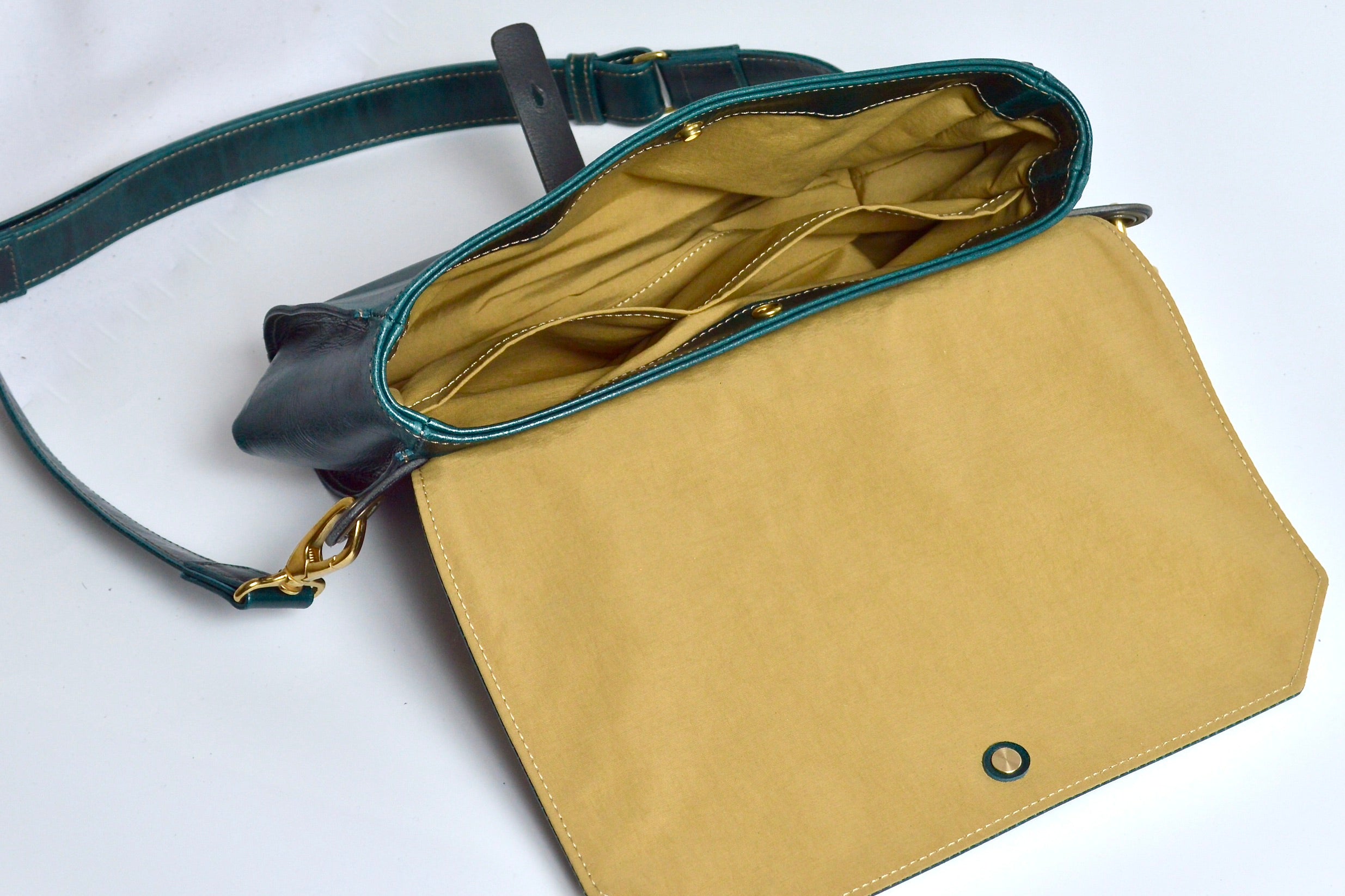 Shoulder flap bag: GFB-110