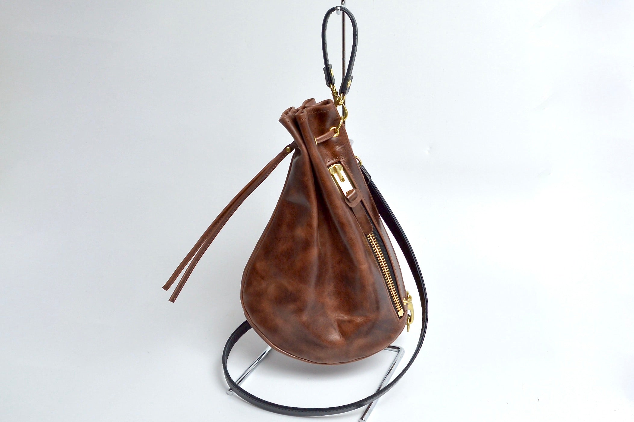 GHB-210 Drawstring shoulder bag, size M
