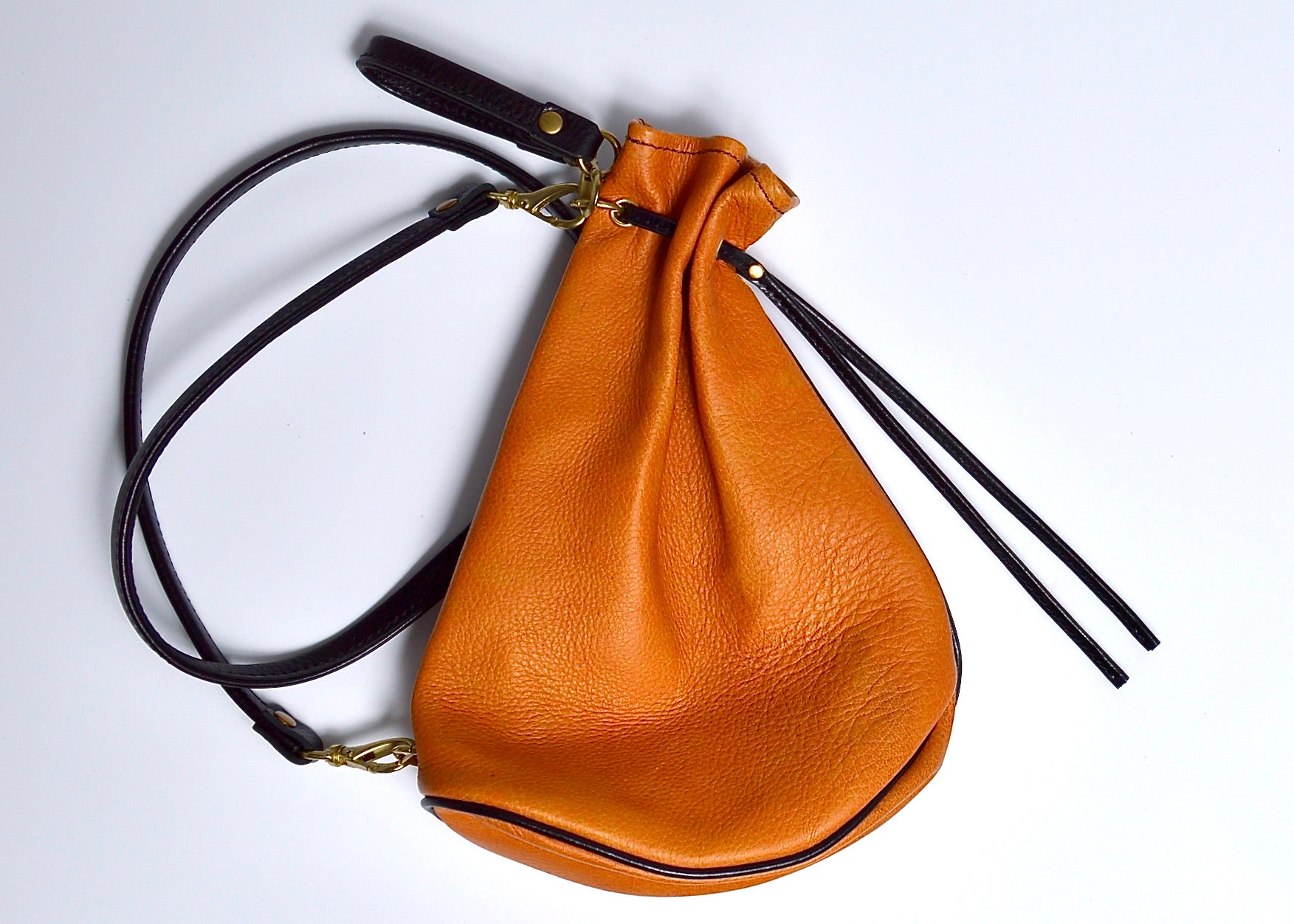Drawstring shoulder bag: Shinshu deer leather: DHB-100