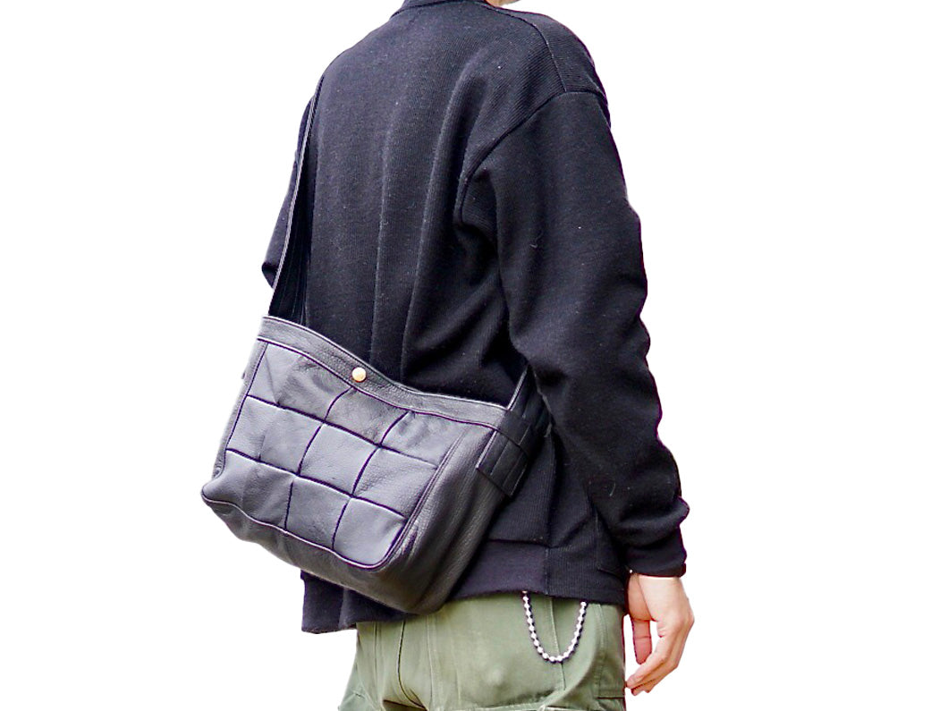 ニュースペーパーバッグ：信州鹿革：DNB-110（Mサイズ）