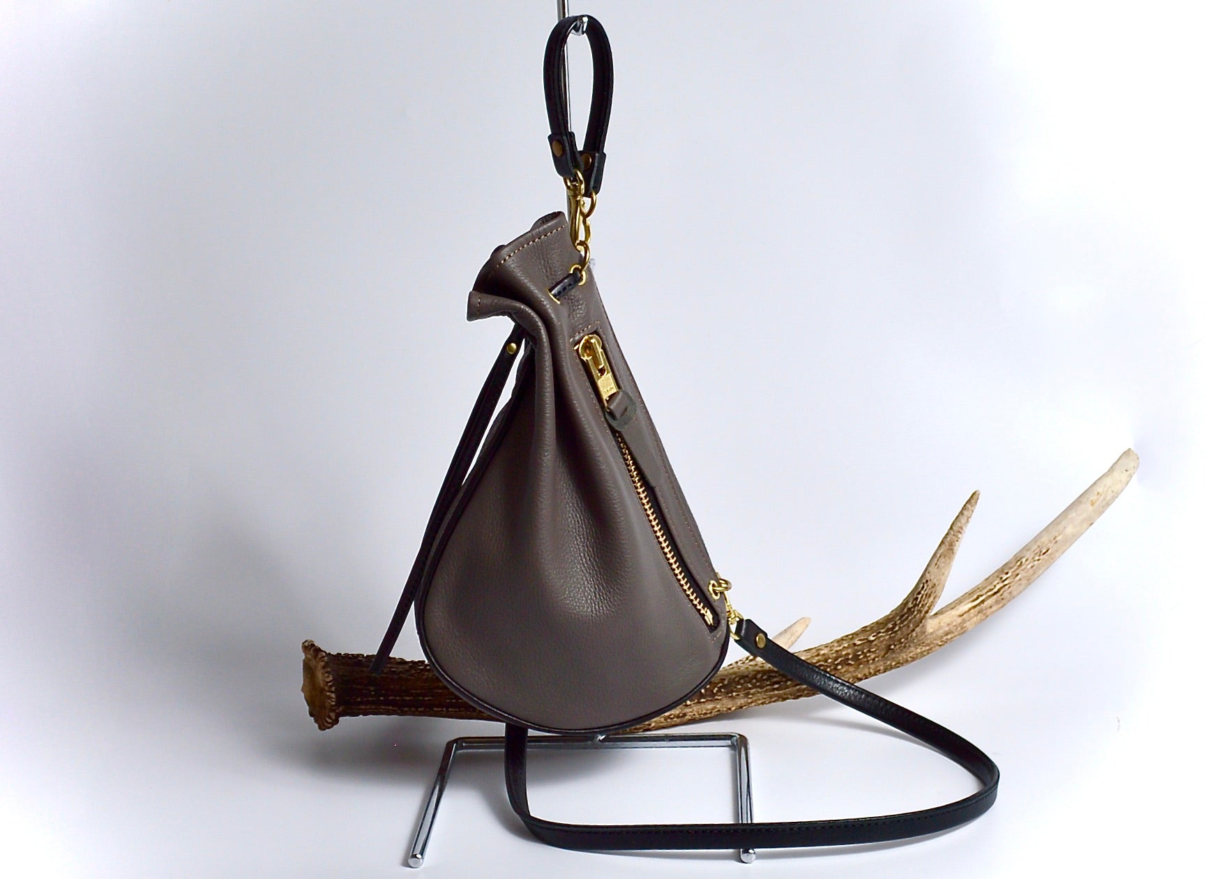 Drawstring shoulder bag: Shinshu deer leather: DHB-100