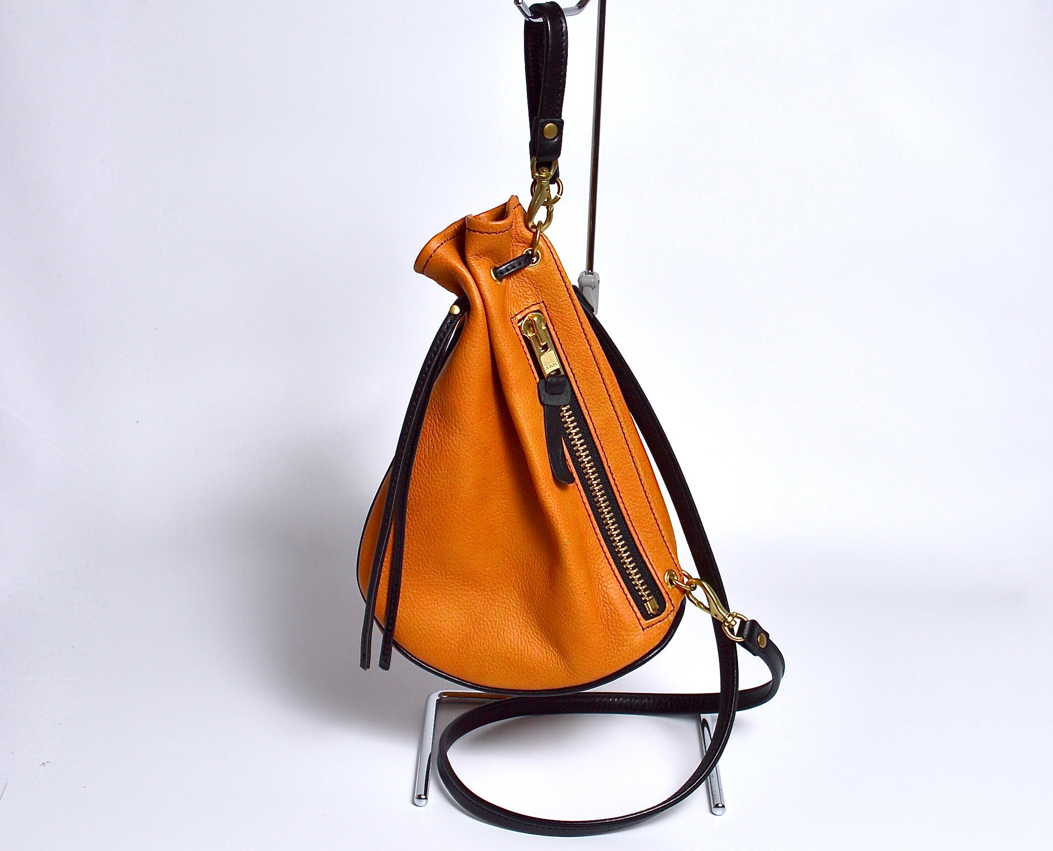 Drawstring shoulder bag: Shinshu deer leather: DHB-100