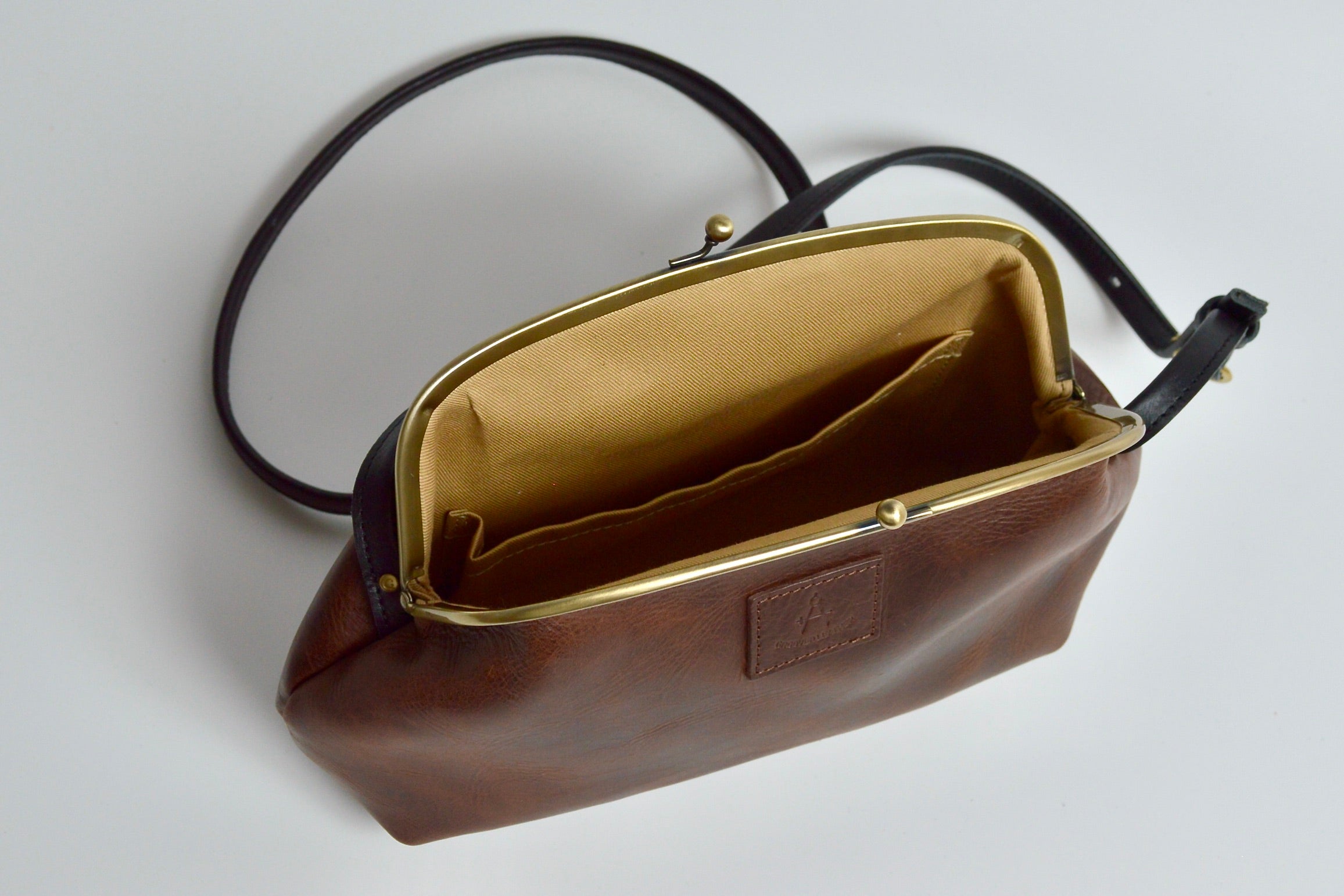 美品 グルーバーレザー がま口 ショルダーバッグ #フラット